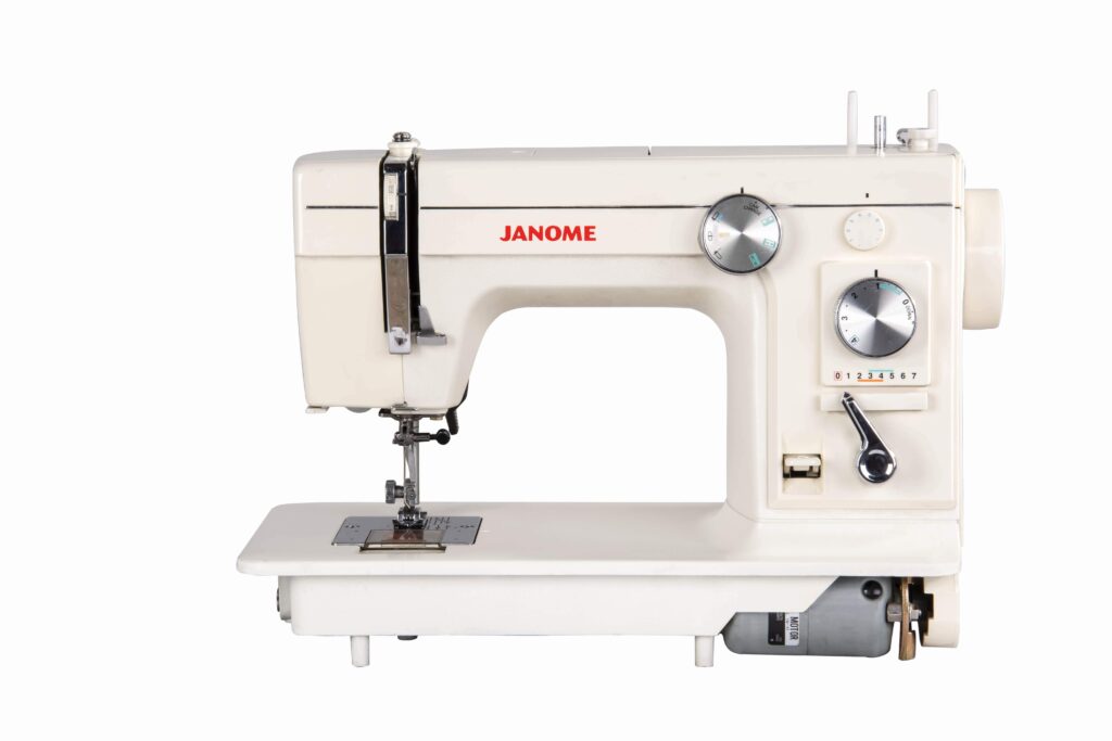 چرخ خیاطی و گلدوزی ژانومه